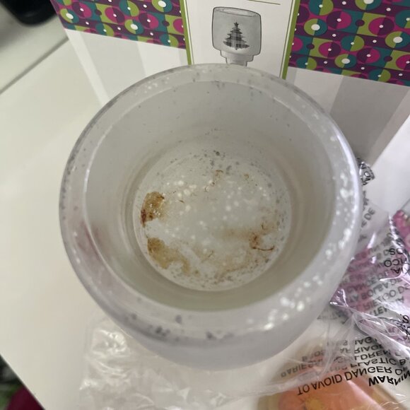 Scentsy Pine For Plaid Wax Warmer Mini Wall Plug In Warmer Winter Christmas NEW - Picture 7 of 7